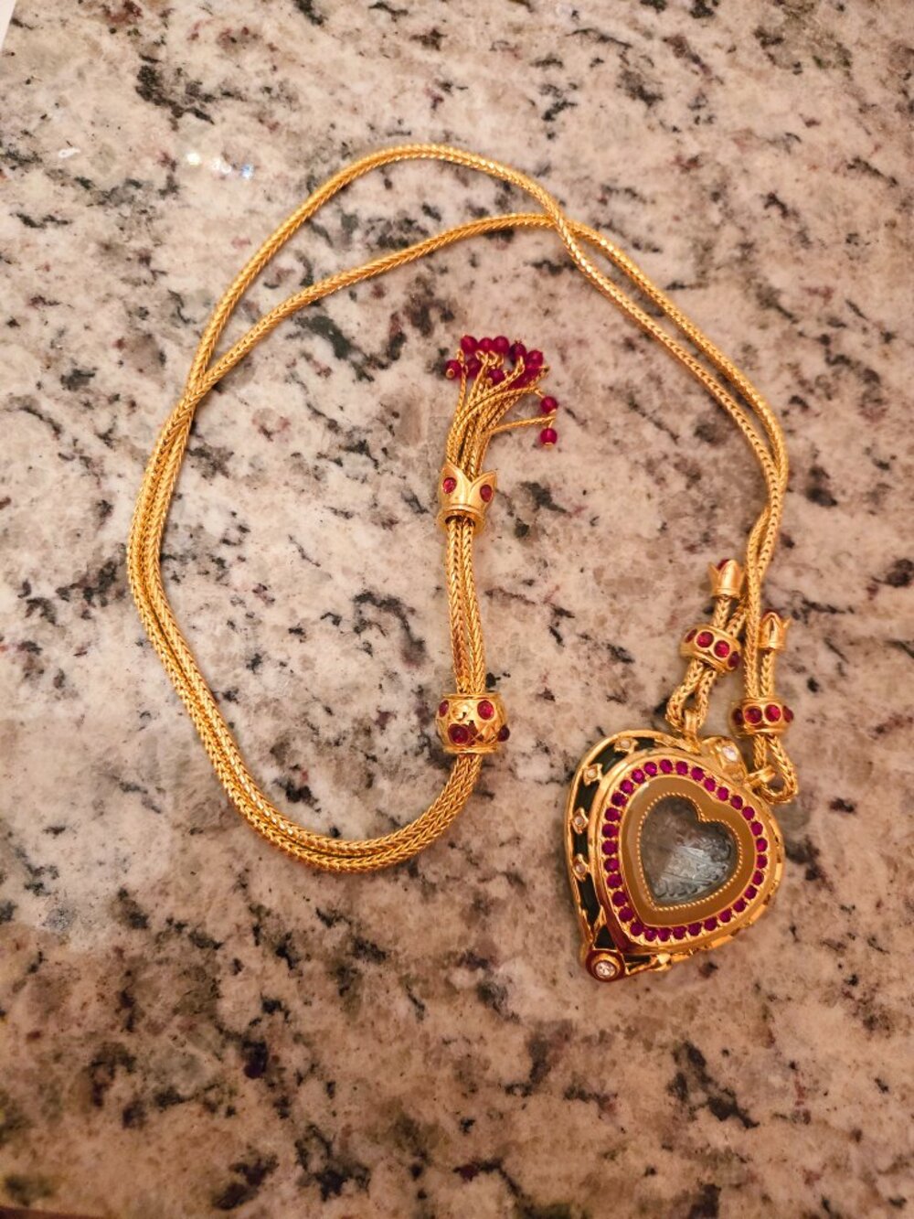 Vintage Elizabeth Taylor Avon Pendant Necklace - Shah Jehan
